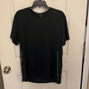 Large Lululemon training short sleeve shirt black